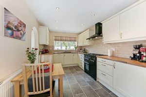 Kitchen/Breakfast Room- click for photo gallery